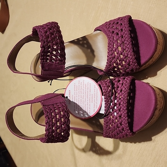 Maurice’s Beverly Wedge - Picture 1 of 6